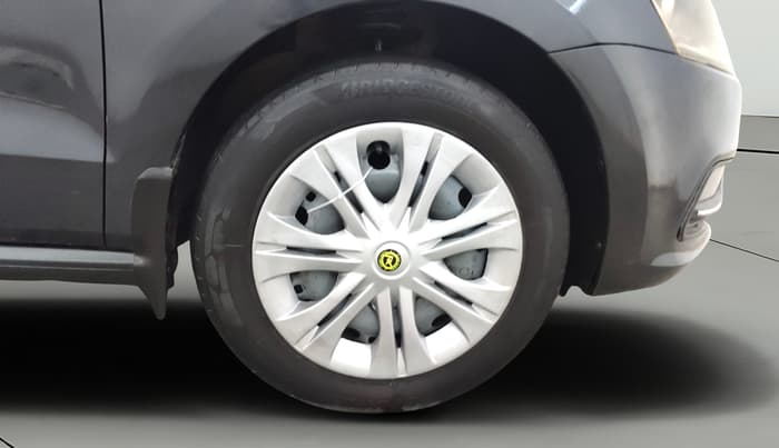 2015 Volkswagen Polo COMFORTLINE 1.5L, Diesel, Manual, 1,30,121 km, Right Front Wheel