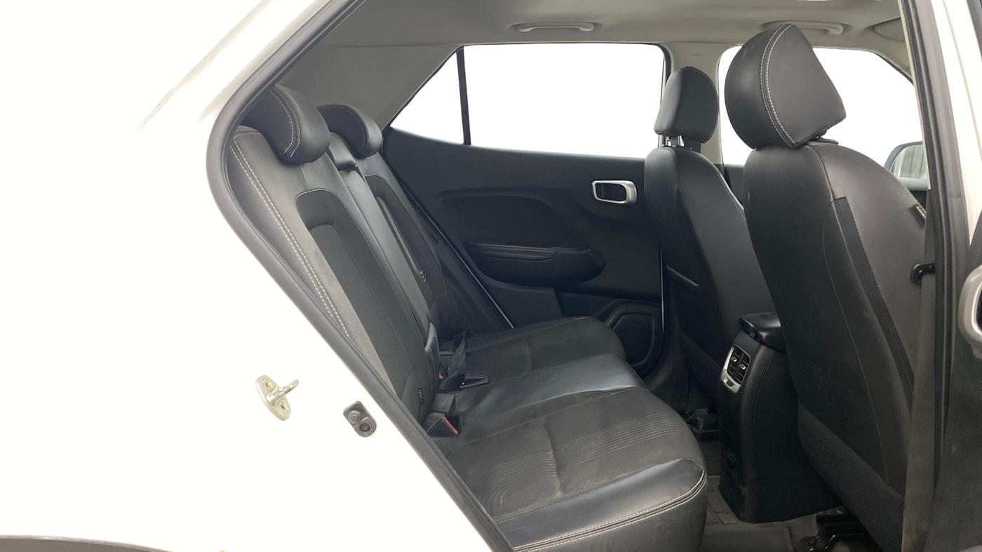 2019 Hyundai VENUE SX(O) 1.4 CRDI, Diesel, Manual, 1,18,278 km, Right Side Rear Door Cabin