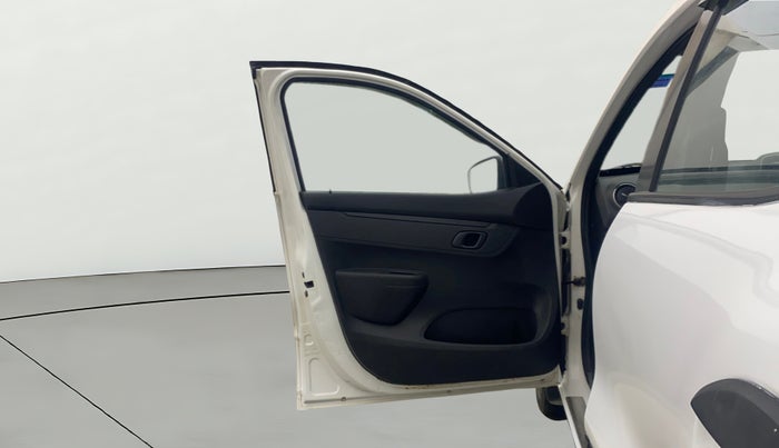 2017 Renault Kwid RXT 1.0 AMT, Petrol, Automatic, 77,568 km, LHS Front Door