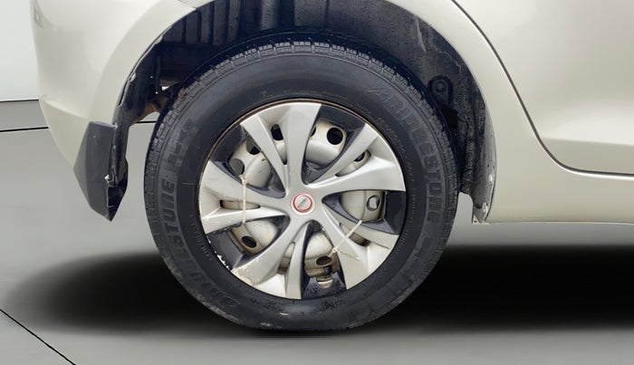 2015 Maruti Swift LXI (O), Petrol, Manual, 87,471 km, Right Rear Wheel