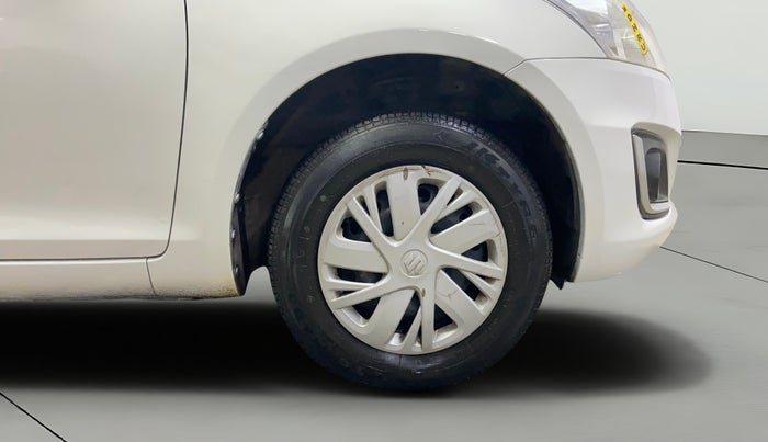 2017 Maruti Swift VXI, Petrol, Manual, 49,782 km, Right Front Wheel