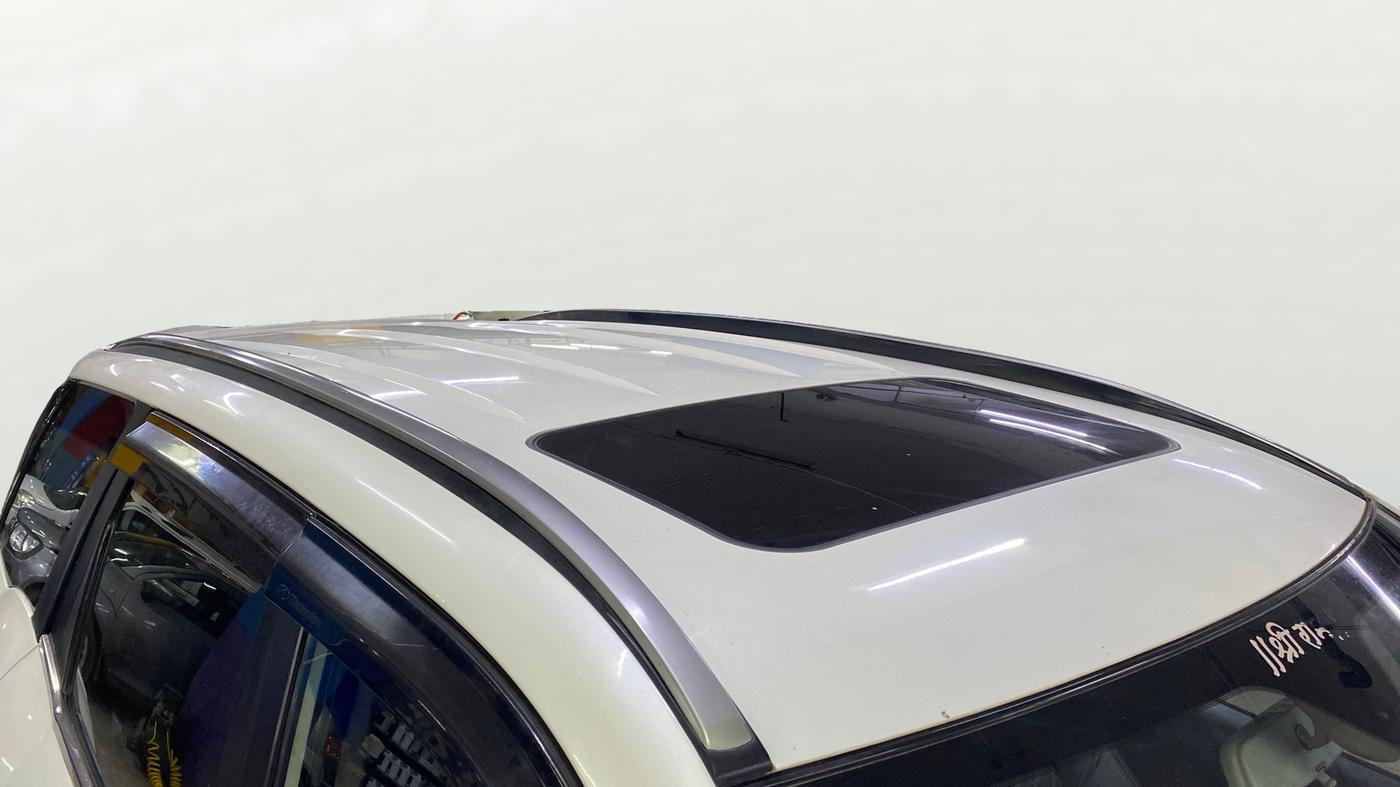 2019 Mahindra XUV500 W9, Diesel, Manual, 77,303 km, Roof