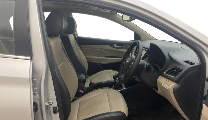 2018 Hyundai Verna 1.6 VTVT SX O, Petrol, Manual, 57,585 km, Right Side Front Door Cabin