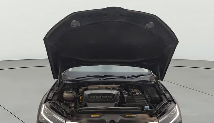 2022 Skoda Superb L&K 2.0 TSI AT, Petrol, Automatic, 61,943 km, Open Bonet