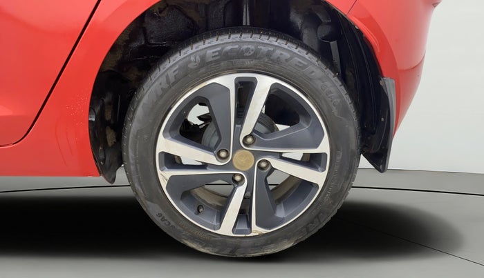 2023 Tata ALTROZ XZA, Petrol, Automatic, 20,744 km, Left Rear Wheel