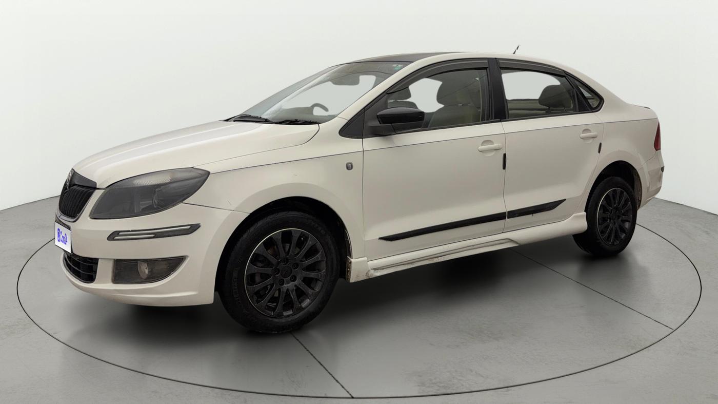 2015 Skoda Rapid 1.6 MPI ELEGANCE PLUS AT, Petrol, Automatic, 74,992 km, Left Front Diagonal