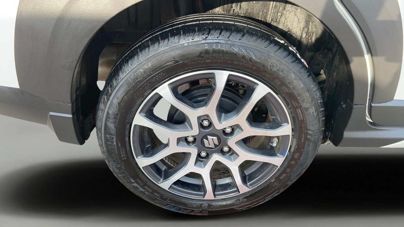2024 Maruti XL6 ALPHA PLUS AT, Petrol, Automatic, 25,334 km, Right Rear Wheel