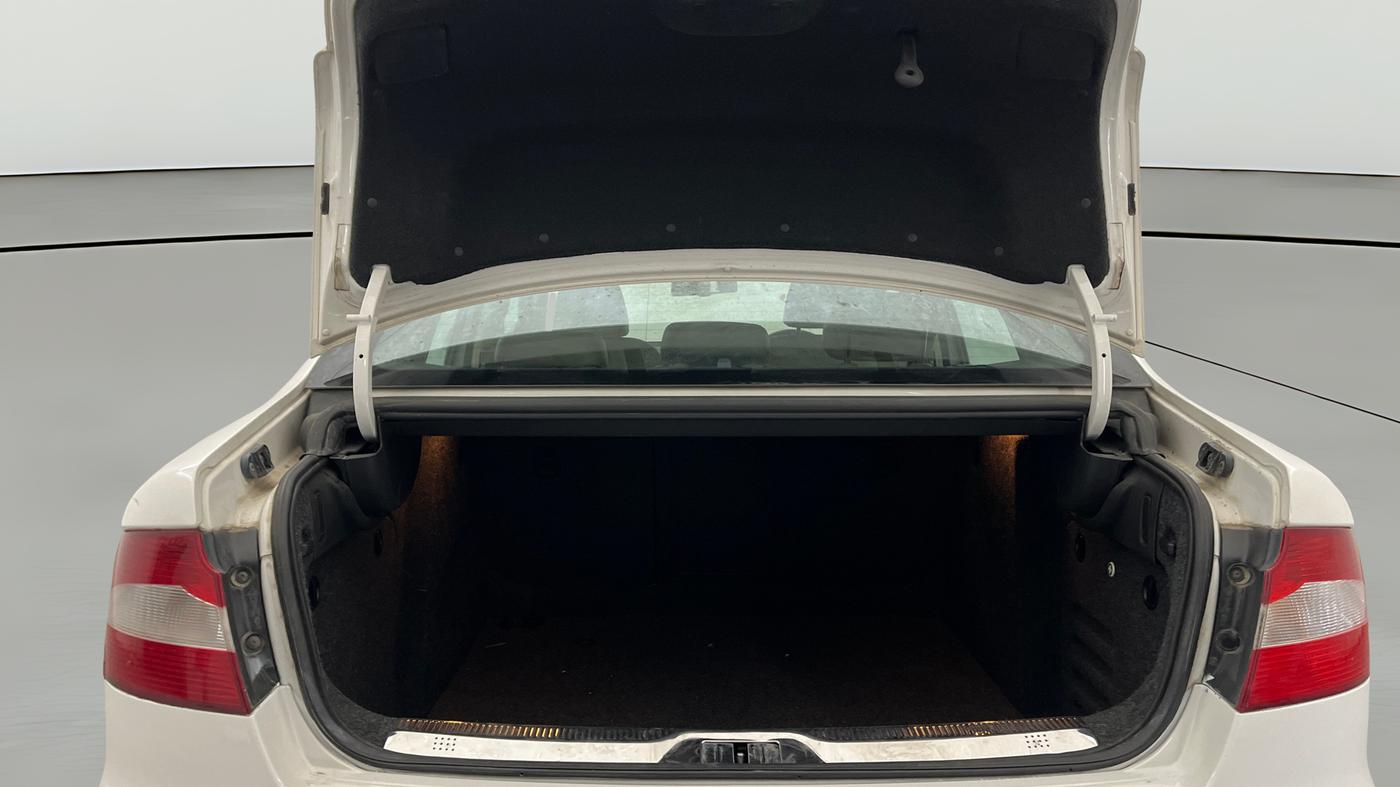 2013 Skoda Superb ELEGANCE 1.8 TSI AT, Petrol, Automatic, 73,637 km, Boot Open Zoomed View