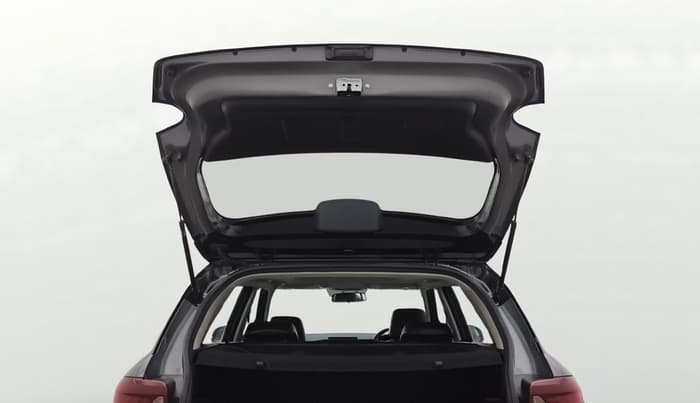 2021 Hyundai VENUE SX 1.0 TURBO IMT DUAL TONE, Petrol, Manual, 63,238 km, Boot Door Open
