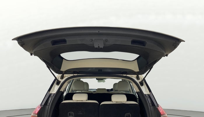 2021 Mahindra XUV700 AX 7 P AT 7 STR, Petrol, Automatic, 67,131 km, Boot Door Open