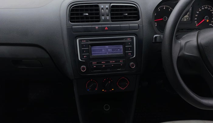 2015 Volkswagen Polo COMFORTLINE 1.2L, Petrol, Manual, 75,779 km, Air Conditioner