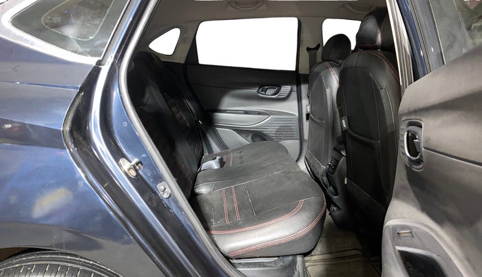 2021 Hyundai NEW I20 SPORTZ 1.2 AT, Petrol, Automatic, 24,998 km, Right Side Rear Door Cabin