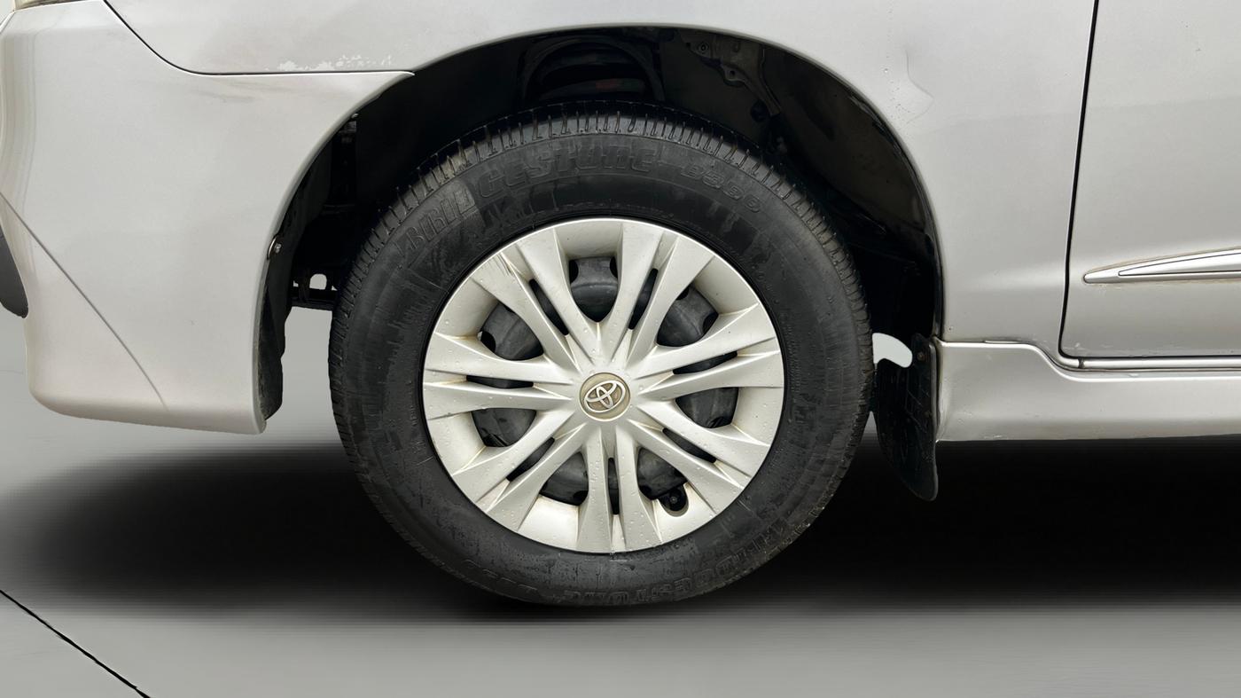 2015 Toyota Innova 2.5 GX 7 STR, Diesel, Manual, 1,10,102 km, Left Front Wheel