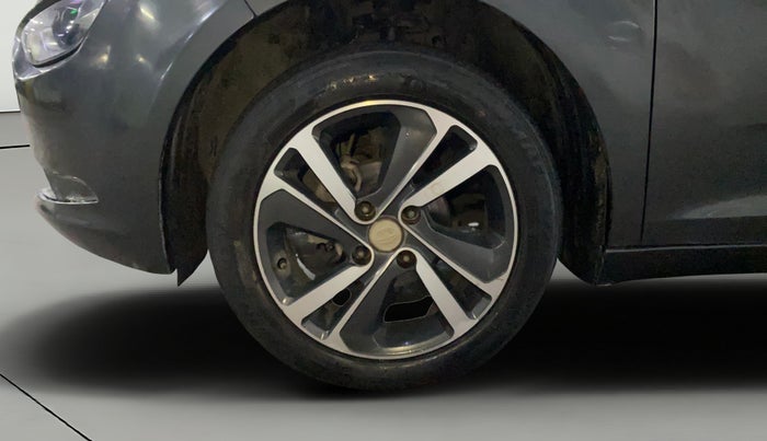 2021 Tata ALTROZ XZ PETROL, Petrol, Manual, 52,564 km, Left Front Wheel