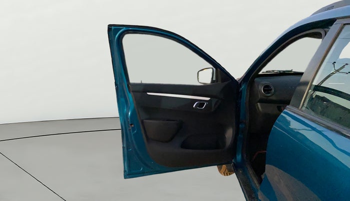 2022 Renault Kwid CLIMBER MT 1.0, Petrol, Manual, 90,449 km, LHS Front Door