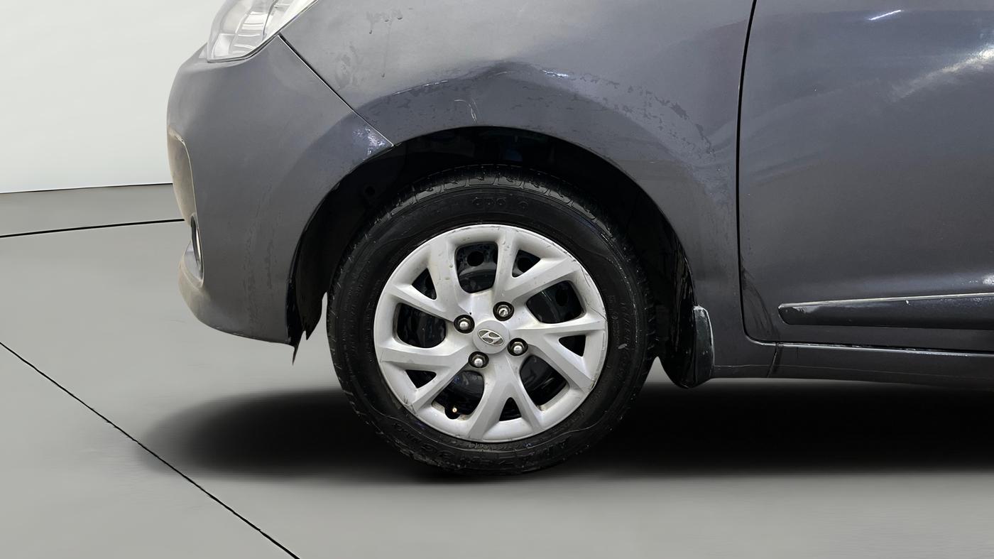 2019 Hyundai Grand i10 SPORTZ 1.2 KAPPA VTVT, CNG, Manual, 1,09,216 km, Left Front Wheel