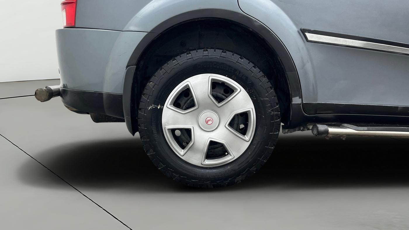 2014 Mahindra XUV500 W6, Diesel, Manual, 69,635 km, Right Rear Wheel