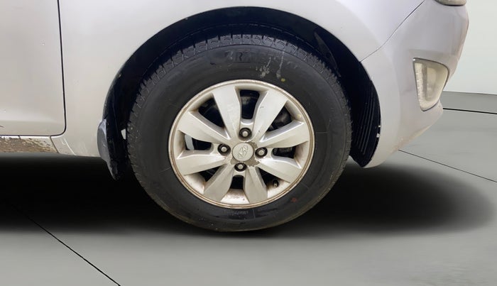 2013 Hyundai i20 SPORTZ 1.4 CRDI, Diesel, Manual, 1,05,964 km, Right Front Wheel