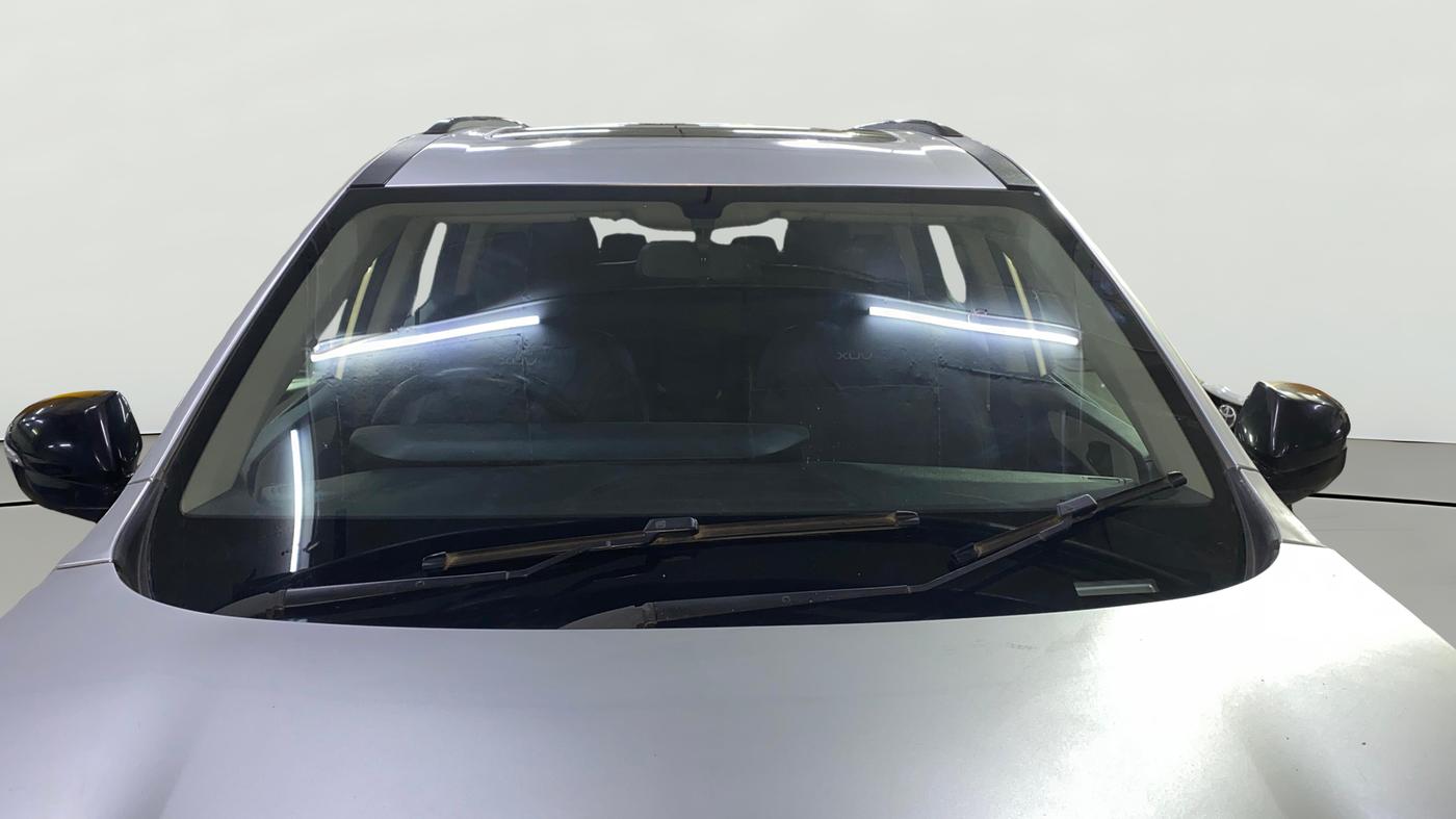 2022 Mahindra XUV700 AX 5 P MT 7 STR, Petrol, Manual, 66,407 km, Front Windshield