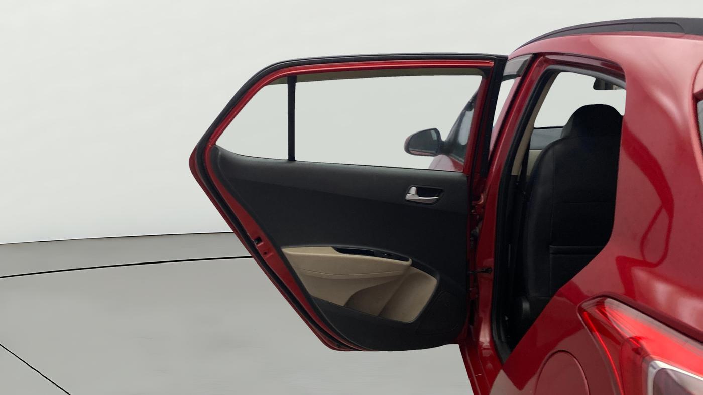 2017 Hyundai Grand i10 SPORTZ (O) AT 1.2 KAPPA VTVT, Petrol, Automatic, 1,08,807 km, LHS Rear Door