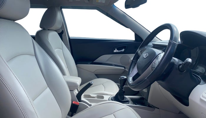 2021 Mahindra XUV300 W8 (O) 1.2 PETROL, Petrol, Manual, 82,584 km, Right Side Front Door Cabin