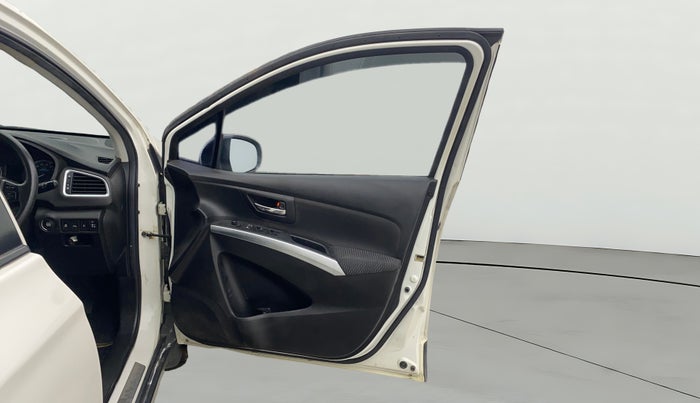 2020 Maruti S Cross ZETA 1.3, Diesel, Manual, 74,136 km, RHS Front Door