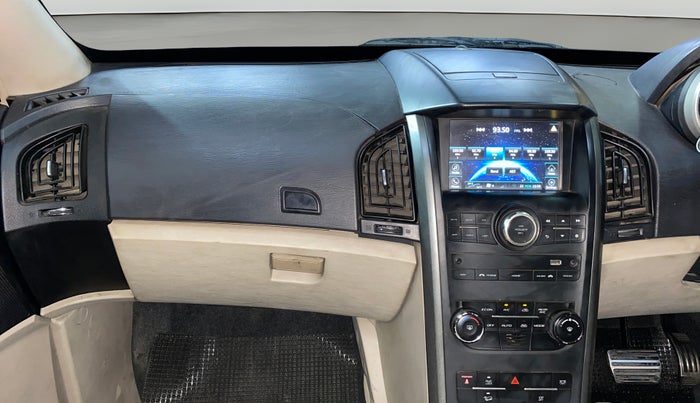 2017 Mahindra XUV500 W10 AT, Diesel, Automatic, 93,439 km, Air Conditioner