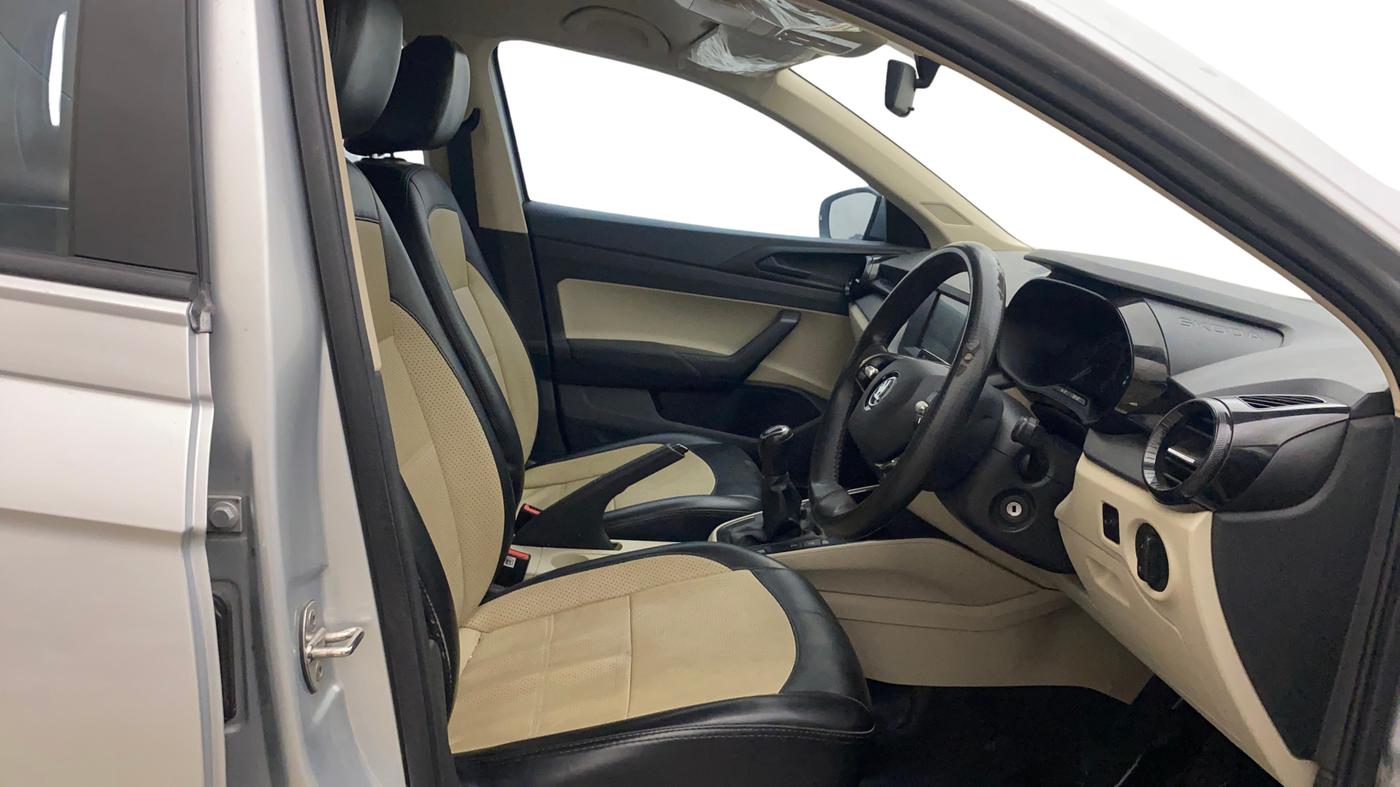 2022 Skoda SLAVIA ACTIVE 1.0L TSI MT, Petrol, Manual, 69,928 km, Right Side Front Door Cabin