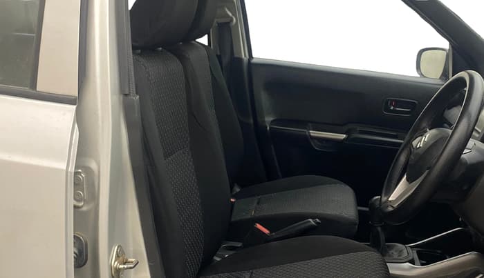 2022 Maruti IGNIS SIGMA 1.2, Petrol, Manual, 42,557 km, Right Side Front Door Cabin