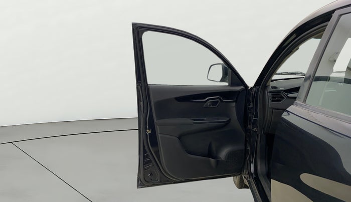 2018 Mahindra KUV 100 NXT K8 P 6 STR, Petrol, Manual, 34,541 km, LHS Front Door