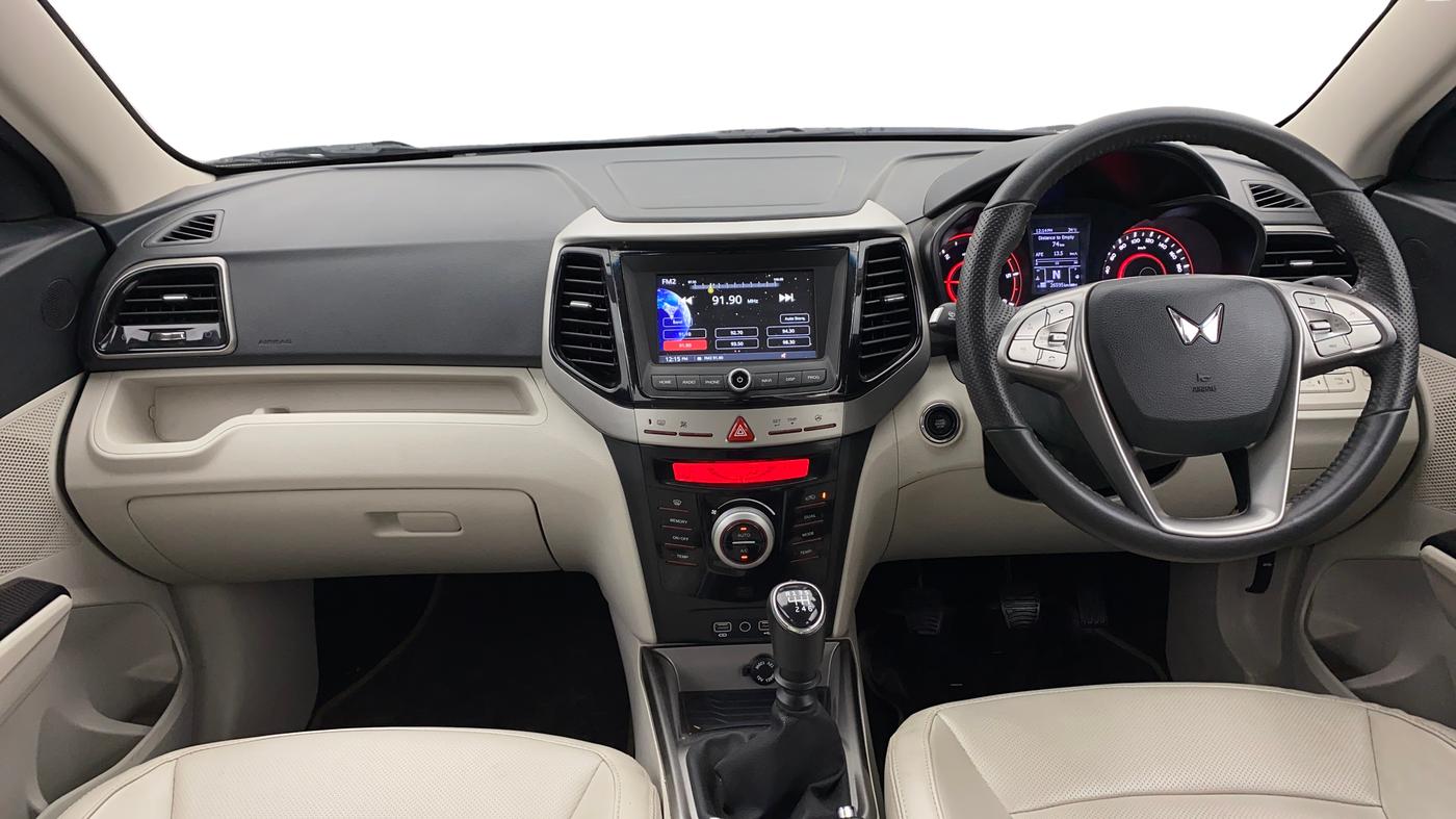 2022 Mahindra XUV300 W8 (O) 1.5 DIESEL, Diesel, Manual, 26,734 km, Dashboard
