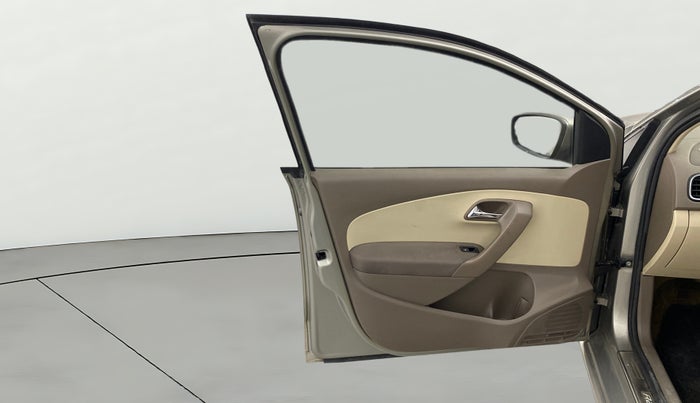 2013 Skoda Rapid ELEGANCE 1.6 MPI MT, Petrol, Manual, 76,819 km, LHS Front Door