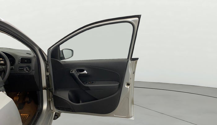 2016 Volkswagen Polo COMFORTLINE 1.2L, Petrol, Manual, 61,596 km, RHS Front Door