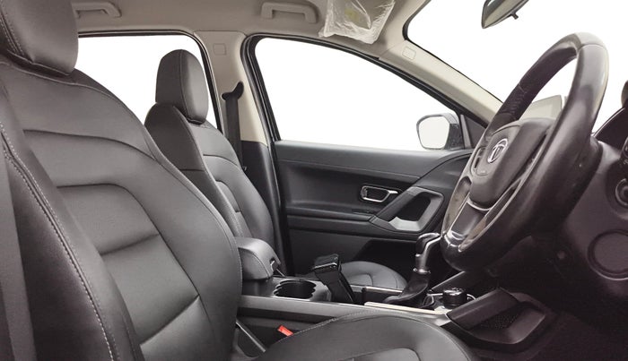 2020 Tata Harrier XZA 2.0L DARK EDITION, Diesel, Automatic, 1,17,325 km, Right Side Front Door Cabin