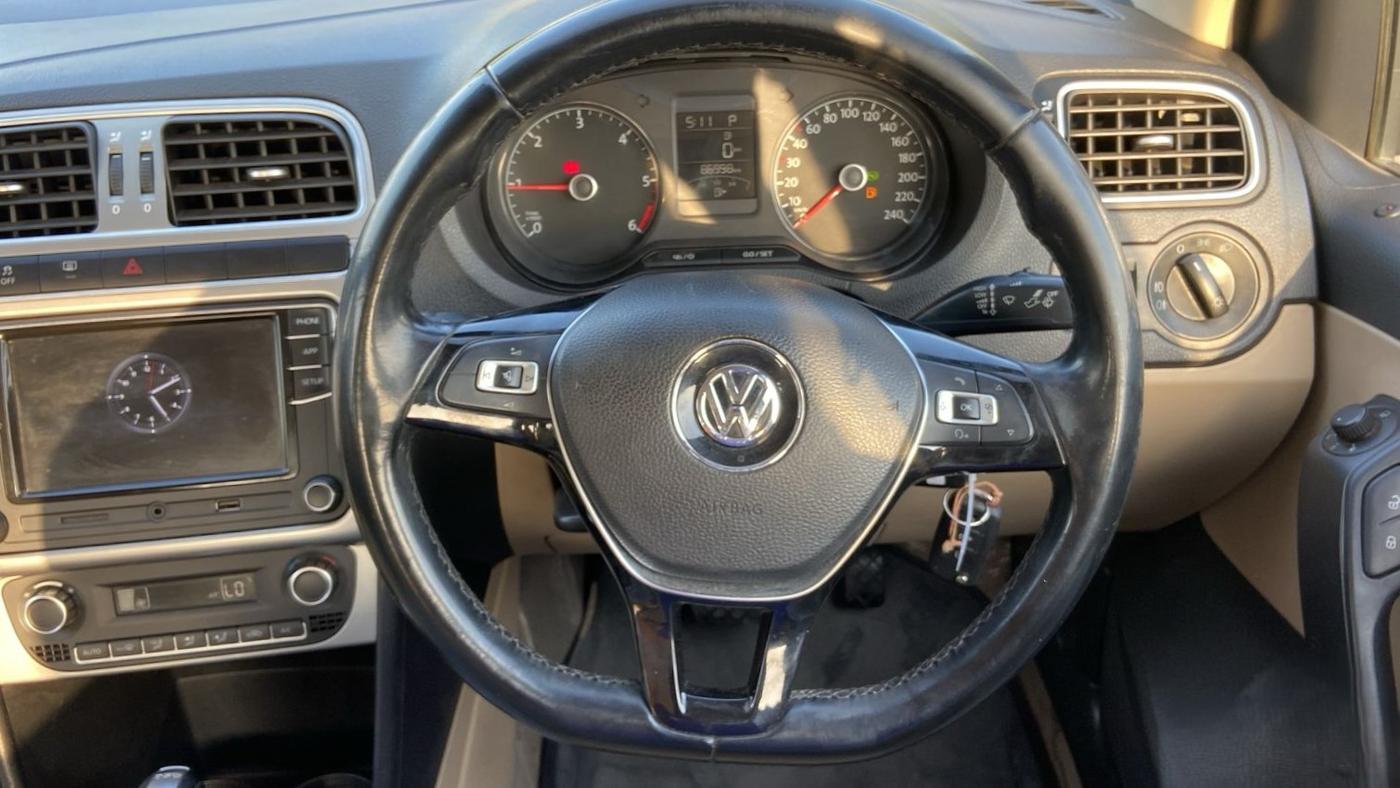 2018 Volkswagen Ameo HIGHLINE PLUS 1.5L AT 16 ALLOY, Diesel, Automatic, 87,218 km, Steering Wheel Close Up