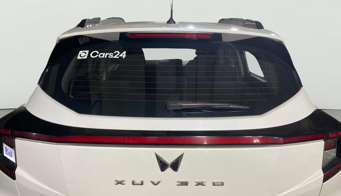 2024 Mahindra XUV 3XO AX5 1.2 L TCMPFI AT, Petrol, Automatic, 31,685 km, Rear Windshield