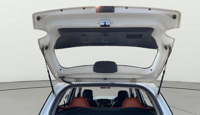 2021 Hyundai VENUE S 1.2, Petrol, Manual, 75,315 km, Boot Door Open