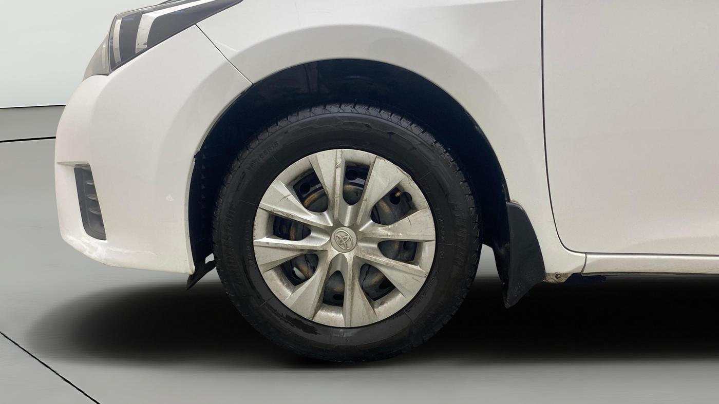 2015 Toyota Corolla Altis J DIESEL, Diesel, Manual, 1,05,565 km, Left Front Wheel