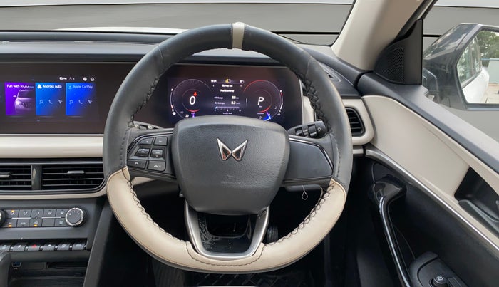 2022 Mahindra XUV700 AX 5 D AT 5 STR, Diesel, Automatic, 31,102 km, Steering Wheel Close Up