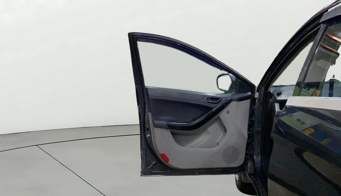 2018 Tata NEXON XM PETROL, CNG, Manual, 81,527 km, LHS Front Door