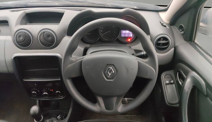 2015 Renault Duster 85 PS RXE DIESEL, Diesel, Manual, 1,32,179 km, Steering Wheel Close Up
