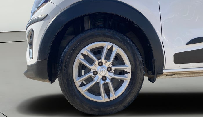 2022 Renault TRIBER RXT, Petrol, Manual, 89,906 km, Left Front Wheel