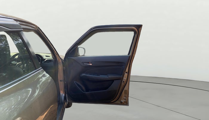 2018 Maruti Swift VXI AMT, Petrol, Automatic, 80,076 km, RHS Front Door