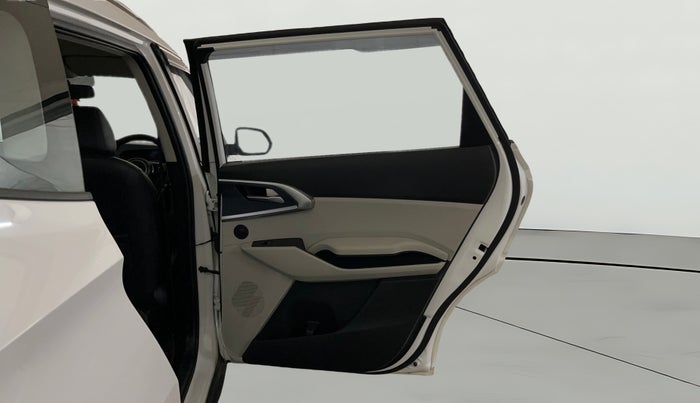 2023 KIA CARENS PREMIUM 1.5 PETROL 7 STR, Petrol, Manual, 16,745 km, RHS Rear Door