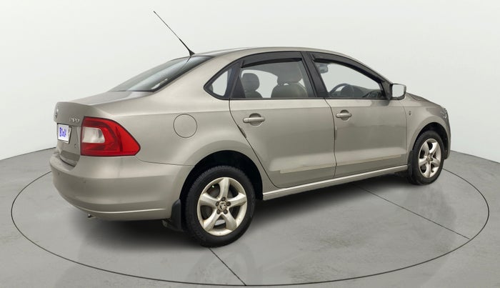 2013 Skoda Rapid ELEGANCE 1.6 MPI MT, Petrol, Manual, 76,819 km, Right Back Diagonal