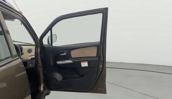 2017 Maruti Wagon R 1.0 LXI CNG, CNG, Manual, 1,04,395 km, RHS Front Door