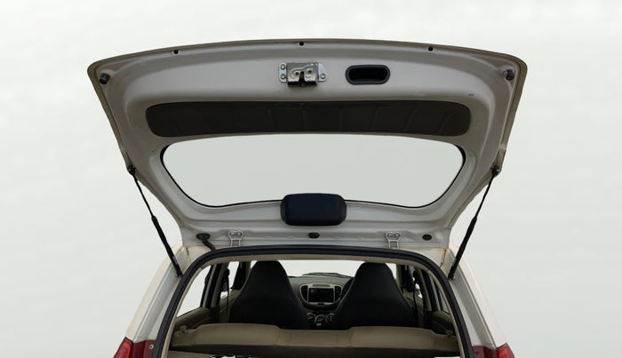 2015 Hyundai i10 MAGNA 1.1, CNG, Manual, 1,11,888 km, Boot Door Open