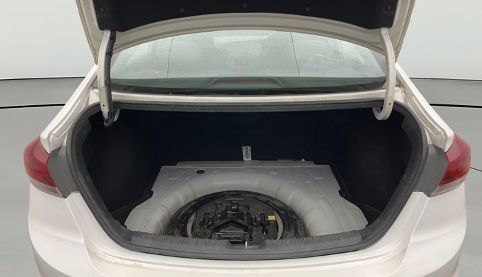 2017 Hyundai New Elantra 2.0 SX(O) AT PETROL, Petrol, Automatic, 75,804 km, Boot Open Zoomed View