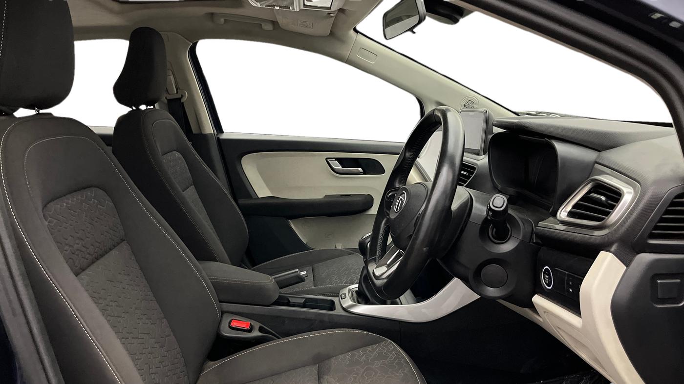 2023 Tata ALTROZ XZ Plus Sunroof i-Turbo , Petrol, Manual, 53,719 km, Right Side Front Door Cabin