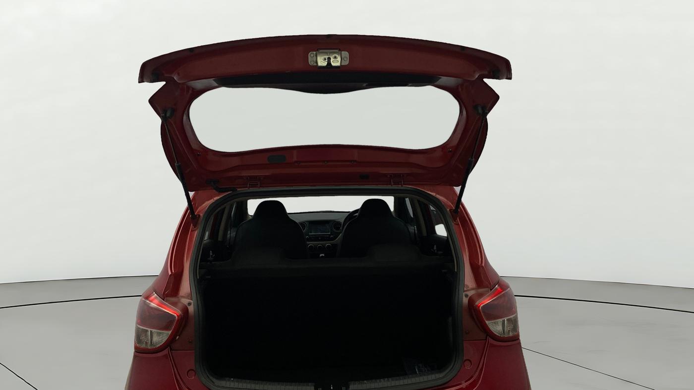 2017 Hyundai Grand i10 SPORTZ (O) AT 1.2 KAPPA VTVT, Petrol, Automatic, 1,08,807 km, Boot Door Open